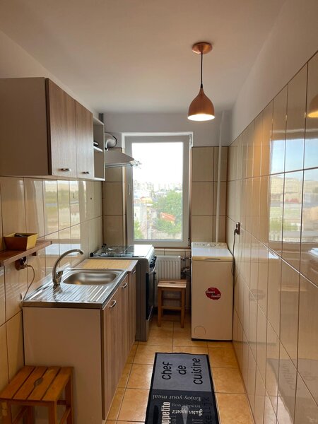 Inchiriere garsoniera renovata mobilata lux la 5-10 min. pana Metrou Obor.